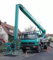 MB 1524 der Firma  Heller  mit Arbeitskorb, eingesetzt bei Baumf�llarbeiten in 36100 Petersberg-Marbach im Januar 2014
