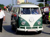 Geht´s hier zur Oldtimerveranstaltung Rottenbach? scheint der Fahrer des VW-T1 BULLI hier zu fragen; 130908