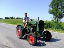 DEUTZ F1-M414; tuckert mit seinen 11PS zur Oldtimerveranstaltung St.Marienkirchen; 130804