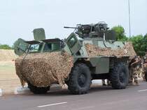 VBI (Véhicule Blindé d'Intervention) geeignet für die Sicherung der Militär Flughafen, Afrika Sommer 2013.
