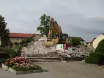 Ein CAT Bagger steht am 06.07.08 in Maintal 