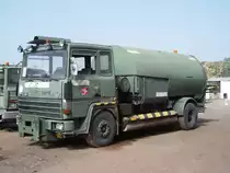 Startbahn Reinigungswagen, irgendwo in Afrika, Sommer 2013.