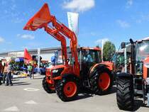 KUBOTA-M9960; mit Frontladerschaufel; Leistungrd.75kW; 130904