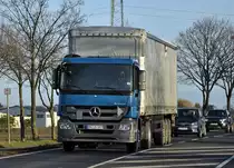 MB Actros mit Pritschenauflieger in Euskirchen - 09.12.2013