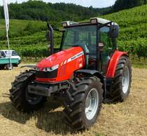 Massey Ferguson 5410, Allradschlepper aus Kanada mit 4-Zyl.Turbo-Diesel, 4000ccm und 75PS, gebaut seit 2012, Glottertler Schleppertreffen, Juli 2013