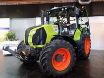CLAAS ARION550; Hubraum 4525ccm; Leistung 121kW, bzw. 164PS; in einer Ausstellungshalle anlässlich der Rieder Herbstmesse; 130904