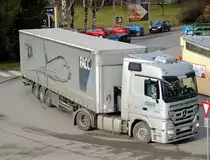 ACTROS-1846 der Sped. Angermayr mit FACC-Auflieger; 140110