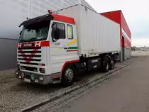 SCANIA 113M 320, hat Equipment für eine Artistengruppen im Wechselaufbau; 140111