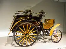 Benz Dos-á-Dos. Die Mitreisende saßen richtung hinten damit sie den Fahrer bei der Steuerung nicht stören. Foto: Mercedes-Benz Museum: 30.11.2013