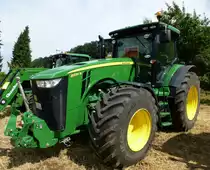 John Deere 8335R, schwerer Allradschlepper, 6-Zyl.Turbo-Diesel mit 9000ccm und 335PS, wird seit 2009 gebaut, Glottert�ler Schleppertreffen, Juli 2013