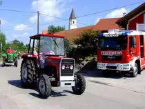 MF-240; 46PS; 2500ccm; Produktionszeitraum 1980-85; trifft zur Oldtimerveranstaltung in Münsteuer ein; 130811