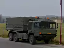 MAN Lkw steht am Rande einer Stra�e.  22.01.2014