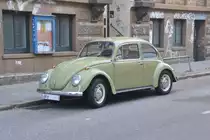 VW-Käfer im Stadtteil Ottensen (Hamburg/Deutschland, 02.10.2013)