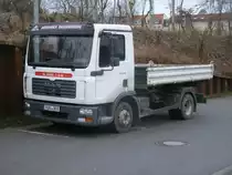 Einen Tag vor dem Wintereinbruch,am 20.Januar 2014,stand dieser MAN-Kipper noch im schneefreien Bergen/Rügen.