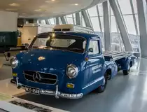 Mercedes-Benz Renntransporter. Foto: 30.11.2012, Mercedes-Benz Museum.