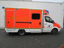 	
Rettungswagen (RTW) des kommunalen Rettungsdienst der Stadt Nettetal

Technische Daten:

Mercedes-Benz Sprinter 518 CDI
Ausbau durch die Firma Fahrtec
Automatikgetriebe
Ausstattung:

Fahrtrage der Firma Ferno
EKG/Defibrillator Corpuls C3
Beatmungsgerät Weinman Medumat Standard
Spritzenpumpe Fresenius Injektomat c-IS
Absaugpumpe Weinmann Accuvac Rescue
Notfallkoffer für Erwachsene
Notfallkoffer für Kinder
Schaufeltrage und Spineboard
Vakuummatratze und KED-System.

Am 16.1.2014 in Nettetal von mir zwecks Fototermin aufgenommen worden