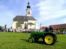 JOHN-DEERE-LANZ 310; erreicht mit seinen 32PS die Oldtimerveranstaltung Rottenbach; 130908