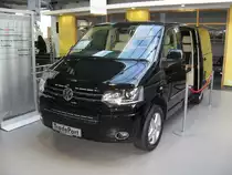 150.000 Euro Neupreis kostet dieser VW T 5.
Es handelt sich um den Multivan Business 2.0 BiTDI DSG.
Das Auto wurde im Rahmen der Modell Ausstellung am 16.2.2014 im Autohaus Haertel
in Osnabrück präsentiert!