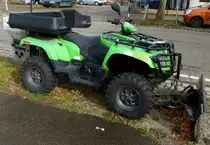 ARCTIC CAT, hier mir Schiebeschild und Streubehlter fr den Winterdienst, die US-amerikanische Firma ist Hersteller von Quads (ATVs)und Schneemobilen, Feb.2014