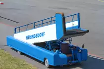 Fluggasttreppe auf dem Flughafen Heringsdorf. - 28.05.2012