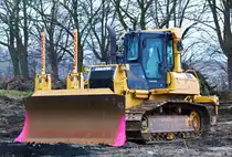 Komatsu D61EX/PX-15 Planierraupe erweitert das Industriegelände Berndshof. - 24.11.2012