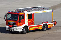 Flughafenfeuerwehr Fahrzeug 43/2 in Düsseldorf am Flughafen 23.2.2014
