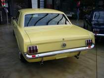 Heckansicht eines 1965´er Ford Mustang 1 Hardtop Coupe. Classic Remise Düsseldorf am 02.03.2014.