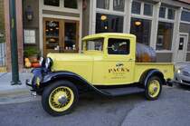 Werbefahrzeug vor einer Kneipe in Asheville/NC am 29.10.2013.