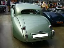 Heckansicht eines Jaguar XK 120 FHC. 1951 - 1954. Classic Remise Düsseldorf am 02.03.2014.