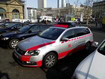 VW Passat der DB AG als Notafallmanagment Wagen am 05.03.14 in Frankfurt am Main