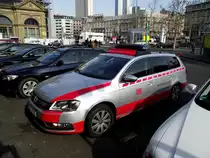 VW Passat der DB AG als Notafallmanagment Wagen am 05.03.14 in Frankfurt am Main