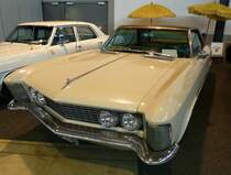 Buick Riviera, Baujahr 1964, V8-Motor mit 6,6L und 325PS, Automesse Freiburg, Feb. 2014