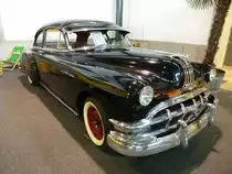 Pontiac Chieftain, Baujahr 1950, Reihen-Achtzylinder-Motor mit 4,0L und 128PS, Automesse Freiburg, Feb.2014