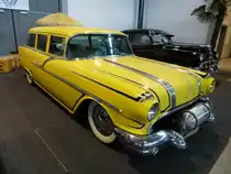 Pontiac Chieftain 870 Wagon, Baujahr 1956, V8-Motor mit 5,2L und 221PS, Automesse Freiburg, Feb.2014