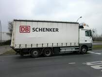MB Actros 2544 von  DB Schenker mit Ladebordwand am 28.02.2014 in Bln.-Moabit.
