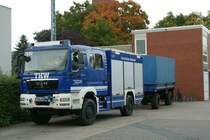 MAN 18.290 Gerätekraftwagen mit Anhänger des Technischen Hilfswerkes Heppenheim. Aufgenommen am 03.10.2013.