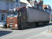 IVECO Sattelzug im Stadtgebiet von Bergen/Rügen am 11.März 2014.