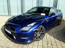 Nissan GT-R, japanischer Sportwagen, hier die getunte Version mit 625PS der Firma Import Racing, Automesse Freiburg Feb.2014 