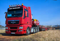 MAN TGX 41.540 mit Scheuerle InterCombi Schwertransport Auflieger. - 09.03.2014 