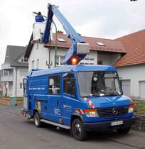 MB Vario mit Hubbühne unterwegs in 36100 Petersberg-Marbach zur Überprüfung der Strassenbeleuchtung, März 2014