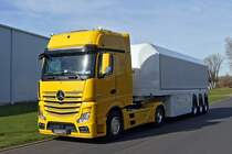 Actros 1851 am 24.02.2014 in Porz.