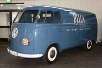 VW T1 aus Eschwege steht in der Ausstellungshalle der Technorama in Kassel, März 2014