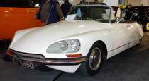 Citroen DS 21 Cabrio, steht in der Ausstellungshalle der Technorama in Kassel, März 2014