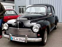 Peugeot 203, präsentiert auf dem Aussengelände der Technorama Kassel im März 2014