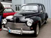 Peugeot 203, präsentiert auf dem Aussengelände der Technorama Kassel im März 2014
