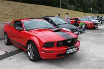 Ford Mustang mit schwarzen Scheinwerfern bei den Grefrath Tuning Days, 11.8.2013