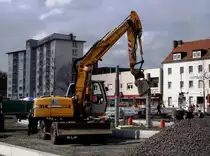 Liebherr Bagger am 26.03.14 in Hanau beim Neubau des Omnisbus Bahnhofes Freiheitsplatz  