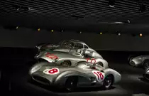 Verschiedene Silberpfeilen im Mercedes-Benz Museum. Foto: 30.11.2012