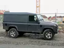 Land-Rover DEFENDER, bei einer Baustellenkontrolle; 140228