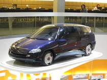 Mercedes-Benz F100 fotografiert im Mercedes-Benz Museum am 30.11.2012